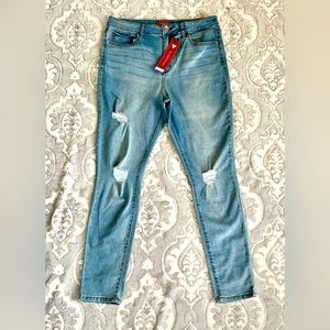 GUESS Jeans, Simmone Super High Rise Skinny, light destroyed wash, size 32. NWT